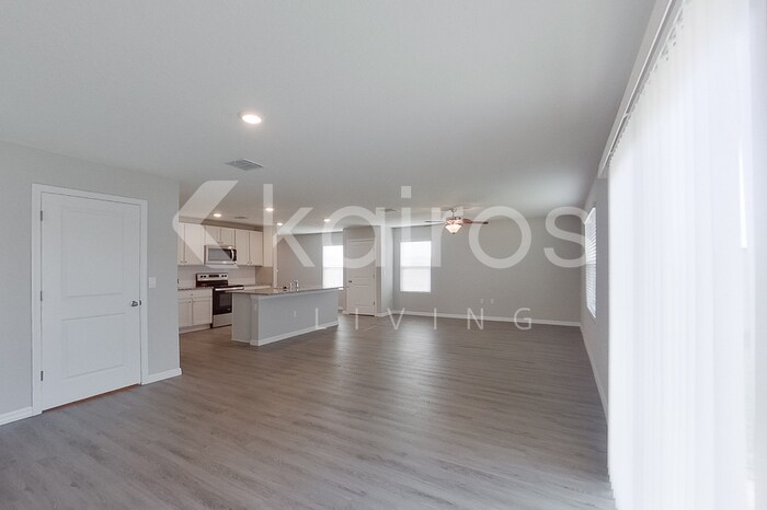 Building Photo - 4459 SW 85 Ln