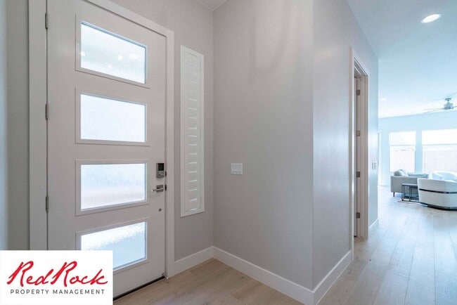 Building Photo - 2 Bedroom Fully Furnished Home In Sun River Community for 55 years and older with a firm 6 Month ...