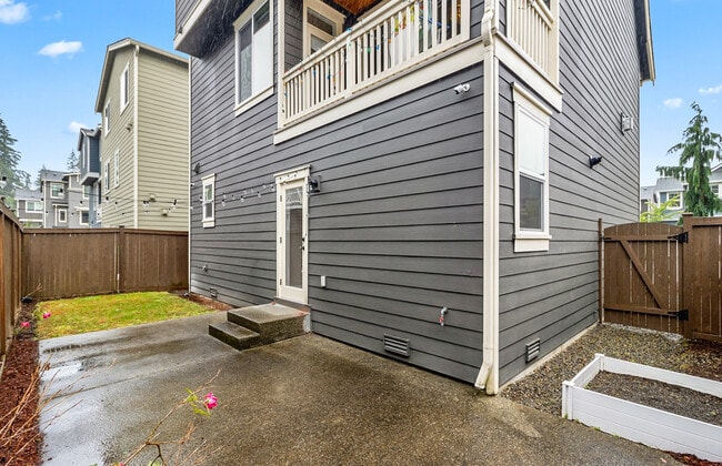 Building Photo - 18617 45th Dr SE