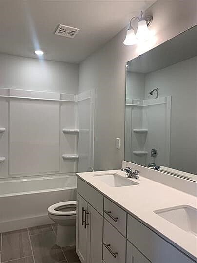 Building Photo - 609 Tova Fls Dr