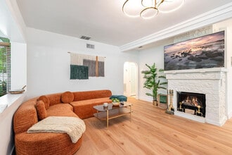 Building Photo - 1336 NE 14th Ave