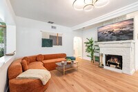 Building Photo - 1336 NE 14th Ave