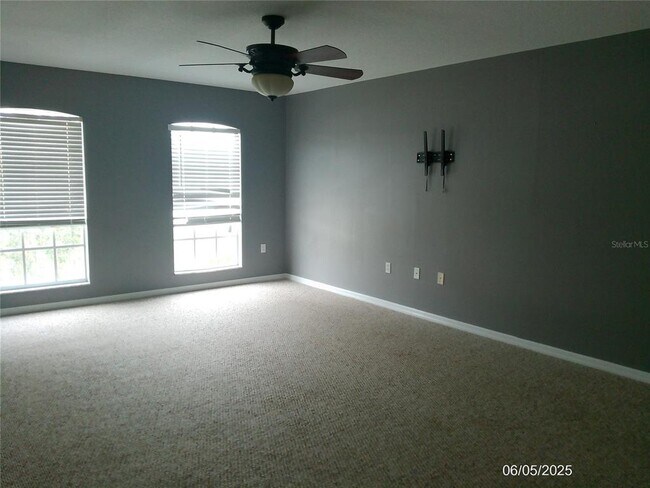 Building Photo - 200 Fish Hawk Dr