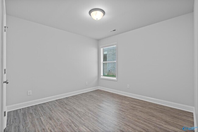Building Photo - 6070 Thorntons Way Cir NW
