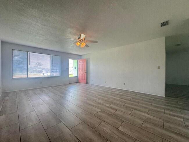 Building Photo - 2/2 in Ormond by the Sea