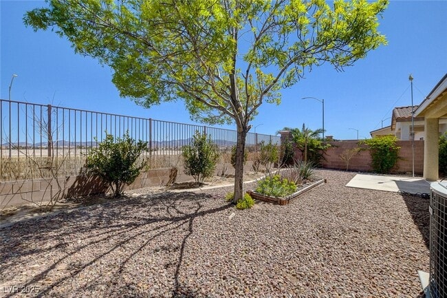 Building Photo - 9408 Vital Crest St