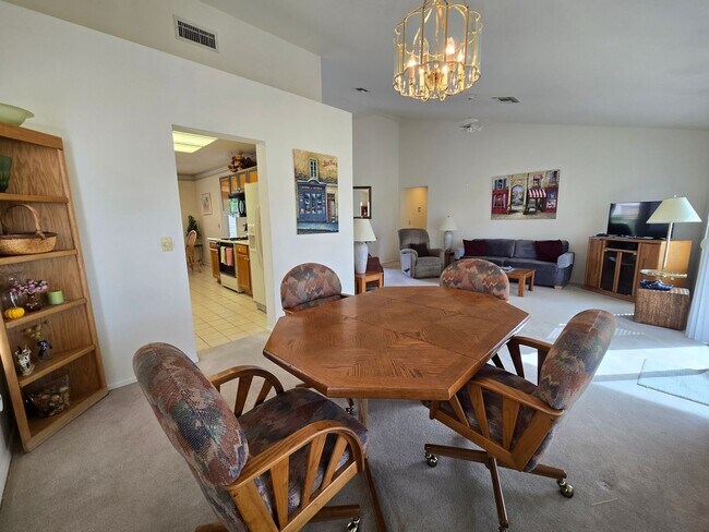 Building Photo - Fully Furnished single story 2 bed 2 bath ...