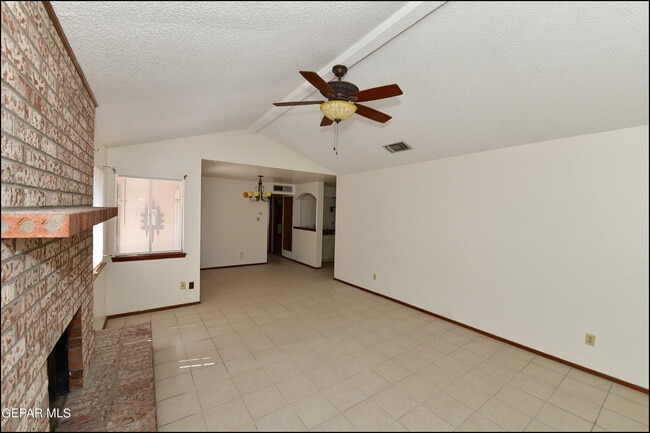 Building Photo - 2629 Lake Victoria Dr