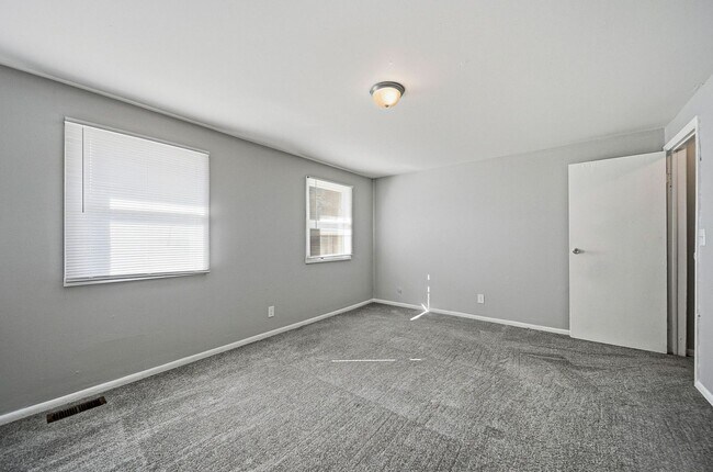 Building Photo - 2301 Jefferson Ave