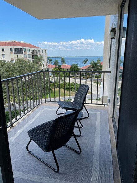 Building Photo - 6219 Palma del Mar Blvd S