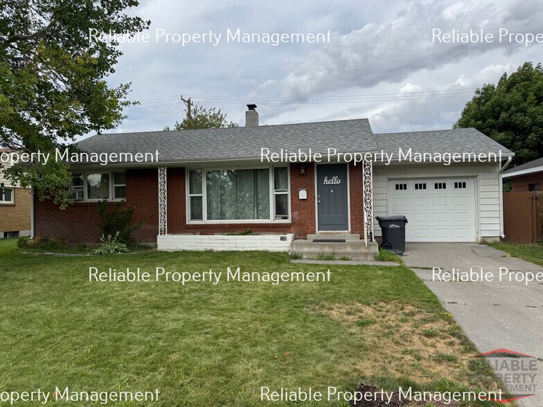 Building Photo - 160 Ronglyn Ave