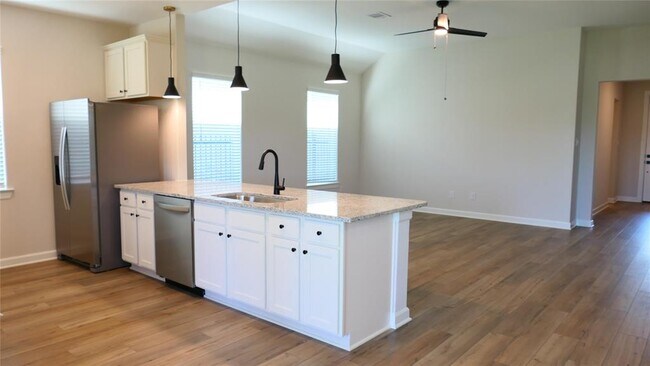 Building Photo - 3008 Sunmoon Ln