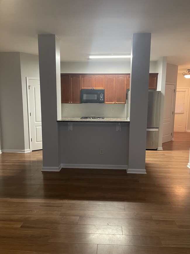 Kitchen counter - 5719 Singlebriar Ct