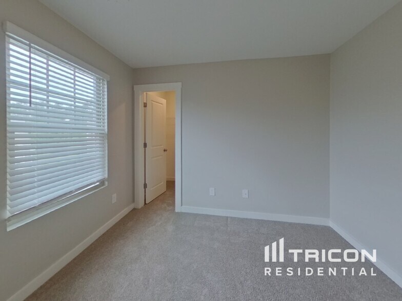 Building Photo - 710 Anglin Forest Way
