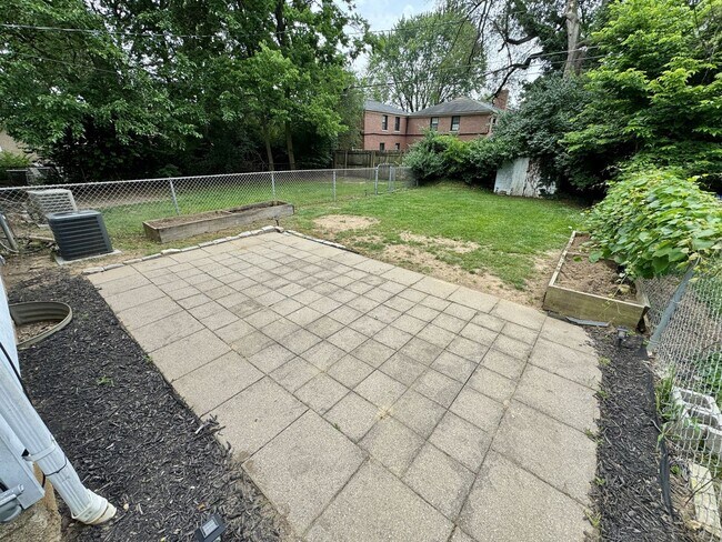 Building Photo - m1545-1547 W 7th Ave