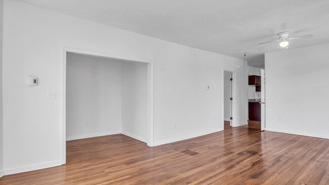 Building Photo - 1442 Main St