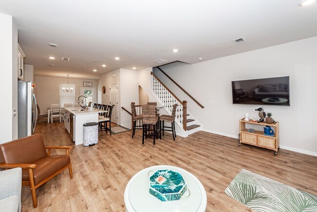 Building Photo - 4 Bedroom, 3.5 Bathroom Townhome in The Marshes at Cooper River - Charleston