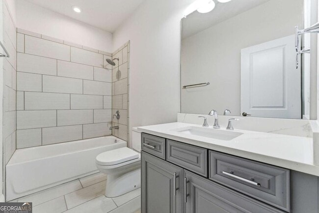 Building Photo - 2025 Abbey Rd