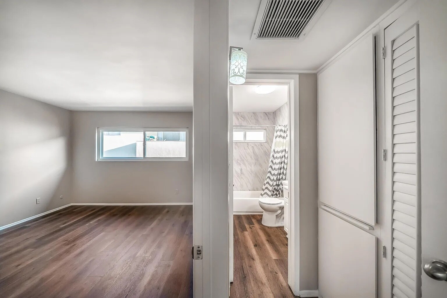 Building Photo - 5328 Newcastle Ave