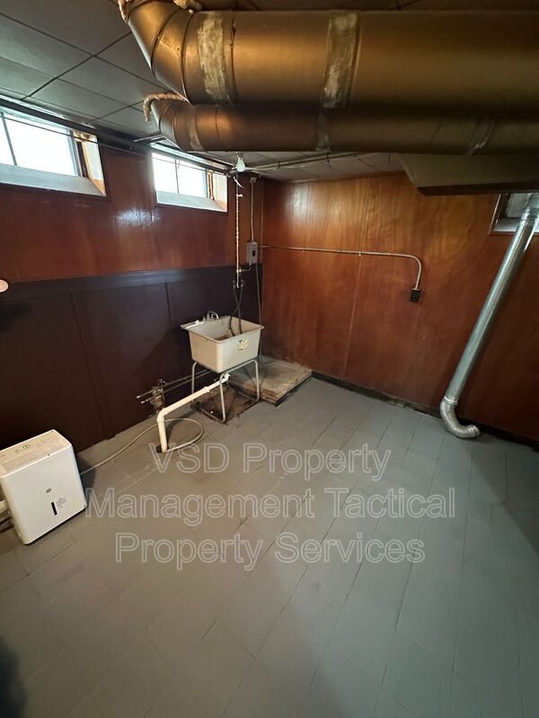 Building Photo - 15917 Turney Rd