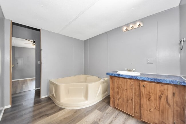 Building Photo - 14009 Rustic Ln