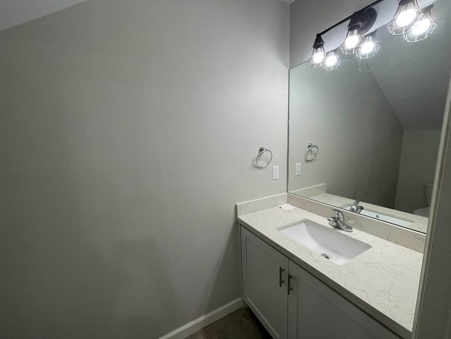Building Photo - 5527 Conroe St