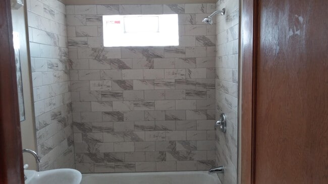 Building Photo - 907 N Grant St