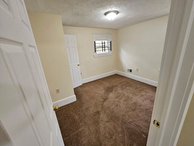 Building Photo - 876 E 149th St