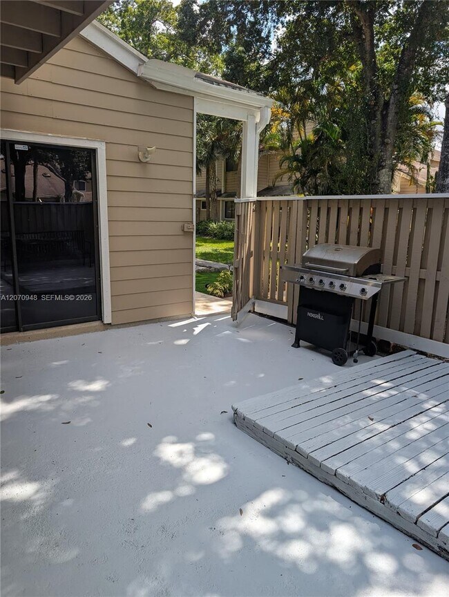 Building Photo - 7162 Sportsman Dr
