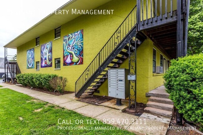 Building Photo - 468 N. Limestone-10