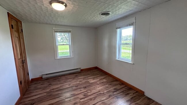 Building Photo - Beautifully Updated Country Home in Iuka, IL