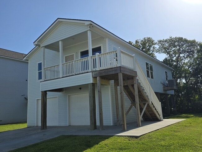 Building Photo - 4/2/2-Mardi Gras Floorplan