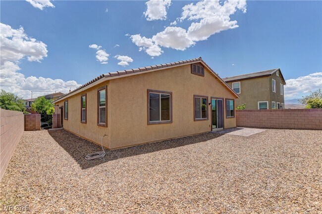 Building Photo - 26 Kaku Ridge Way