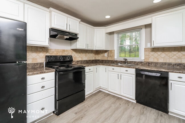 Building Photo - 1631 Pendley Dr