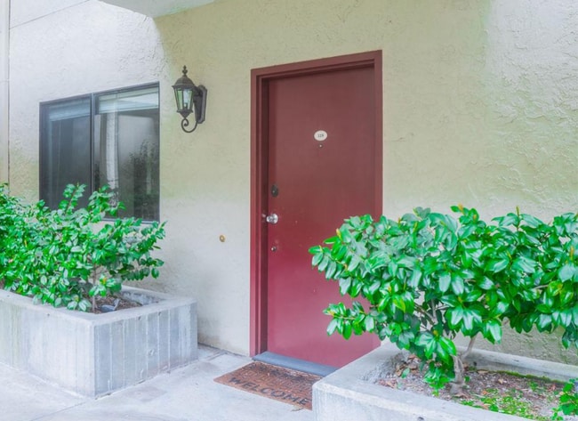 Building Photo - Charming 2 Bed, 2 Bath Condo in Santa Clara