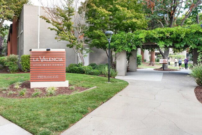 Building Photo - 350 Budd Ave