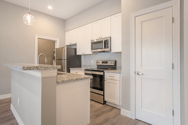 Building Photo - 5262 Ella Blvd