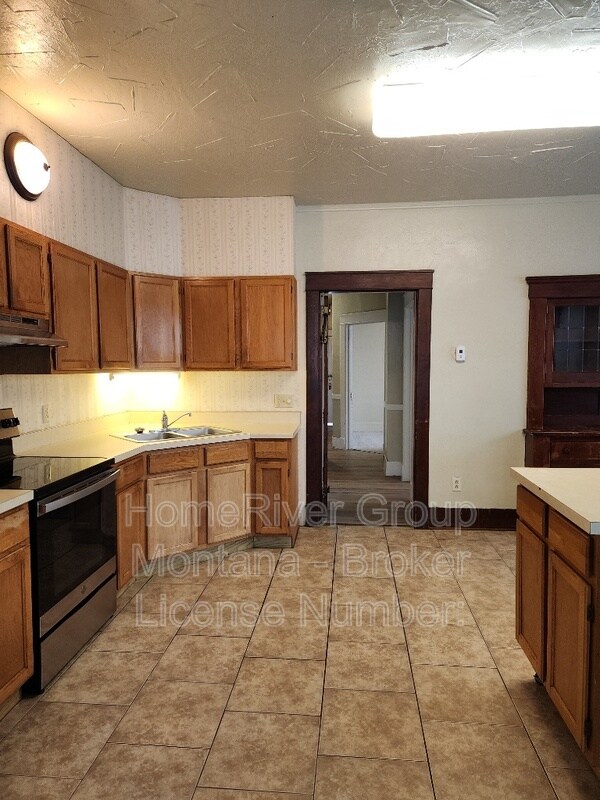 Building Photo - 542 S 3rd St W