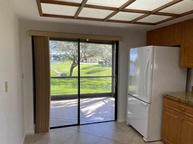 Building Photo - 420 Ashwood Pl
