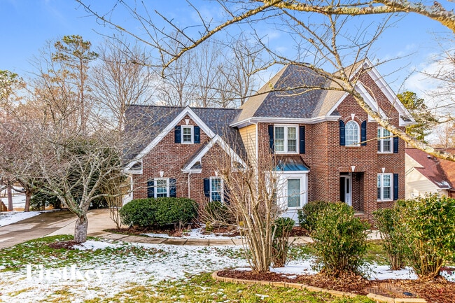 Building Photo - 205 Muirfield Ln