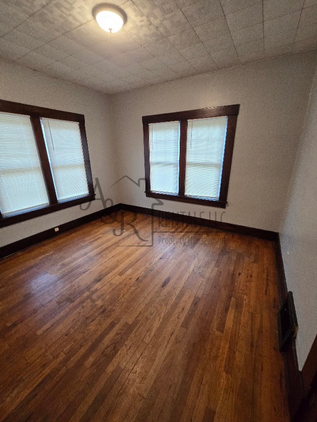 Building Photo - 112 W Quincy St