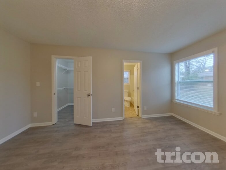 Building Photo - 6027 Running Deer Rd