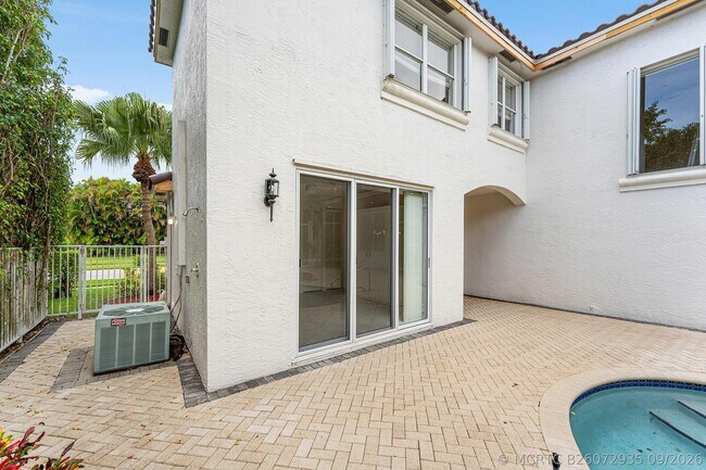 Building Photo - 18596 Ocean Mist Dr