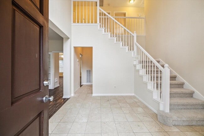 Building Photo - 16403 Wellers Way