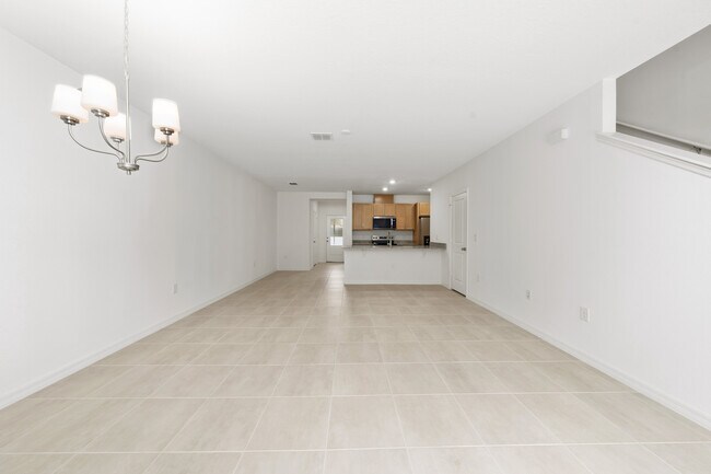 Building Photo - 2814 Raindrop Run St