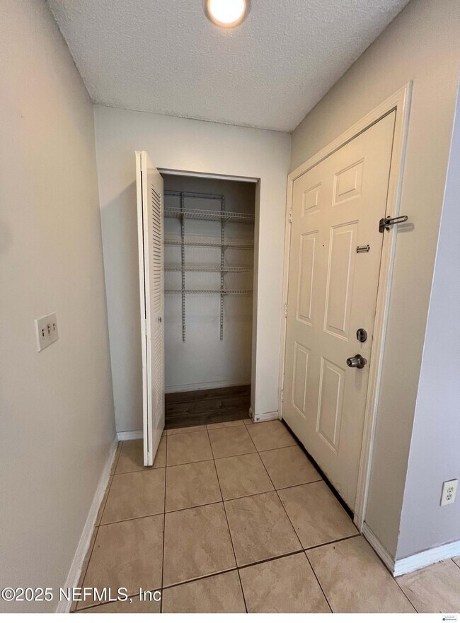 Building Photo - 10200 Belle Rive Blvd