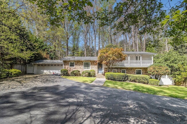 Building Photo - 2570 Northside Dr NW