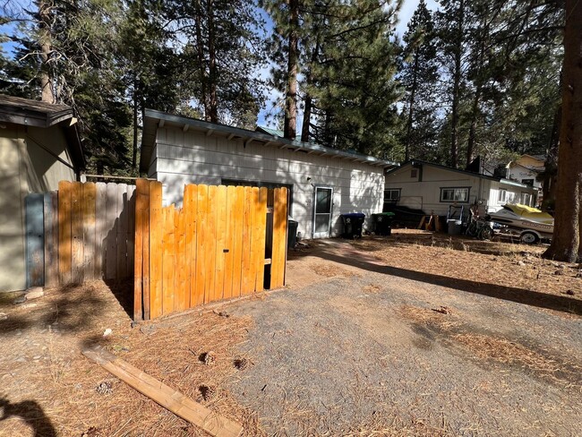 Building Photo - Cozy Cabin in the Woods