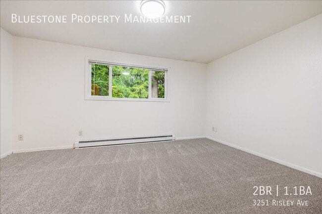 Building Photo - 3251 SE Risley Ave