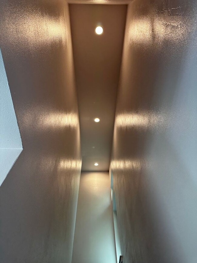 Building Photo - TX-AUS-113DEN